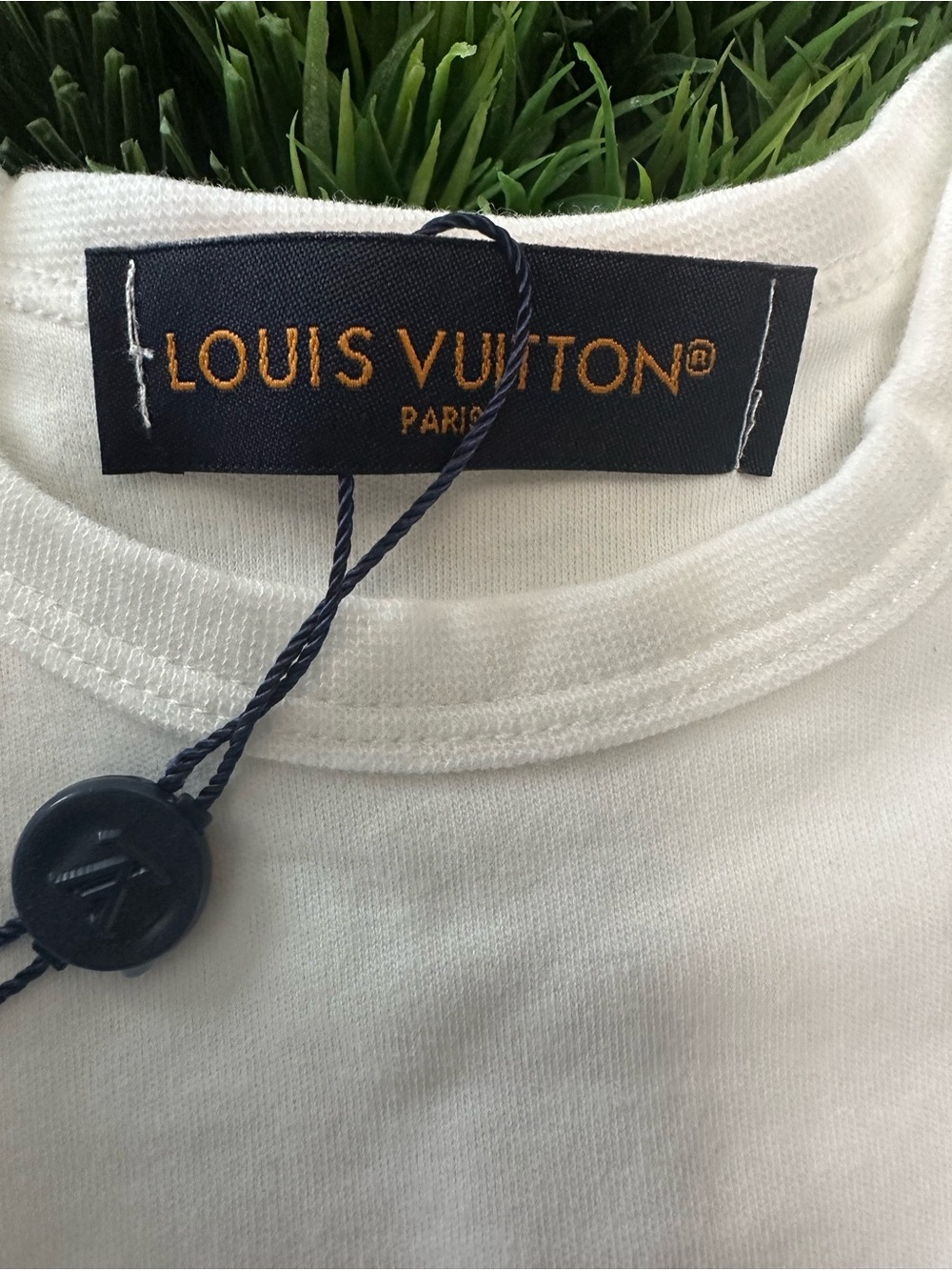 Louis Vuitton Baby White Cotton Romper Onesie with Blue Monogram size 0-3mths - Picture 3 of 6